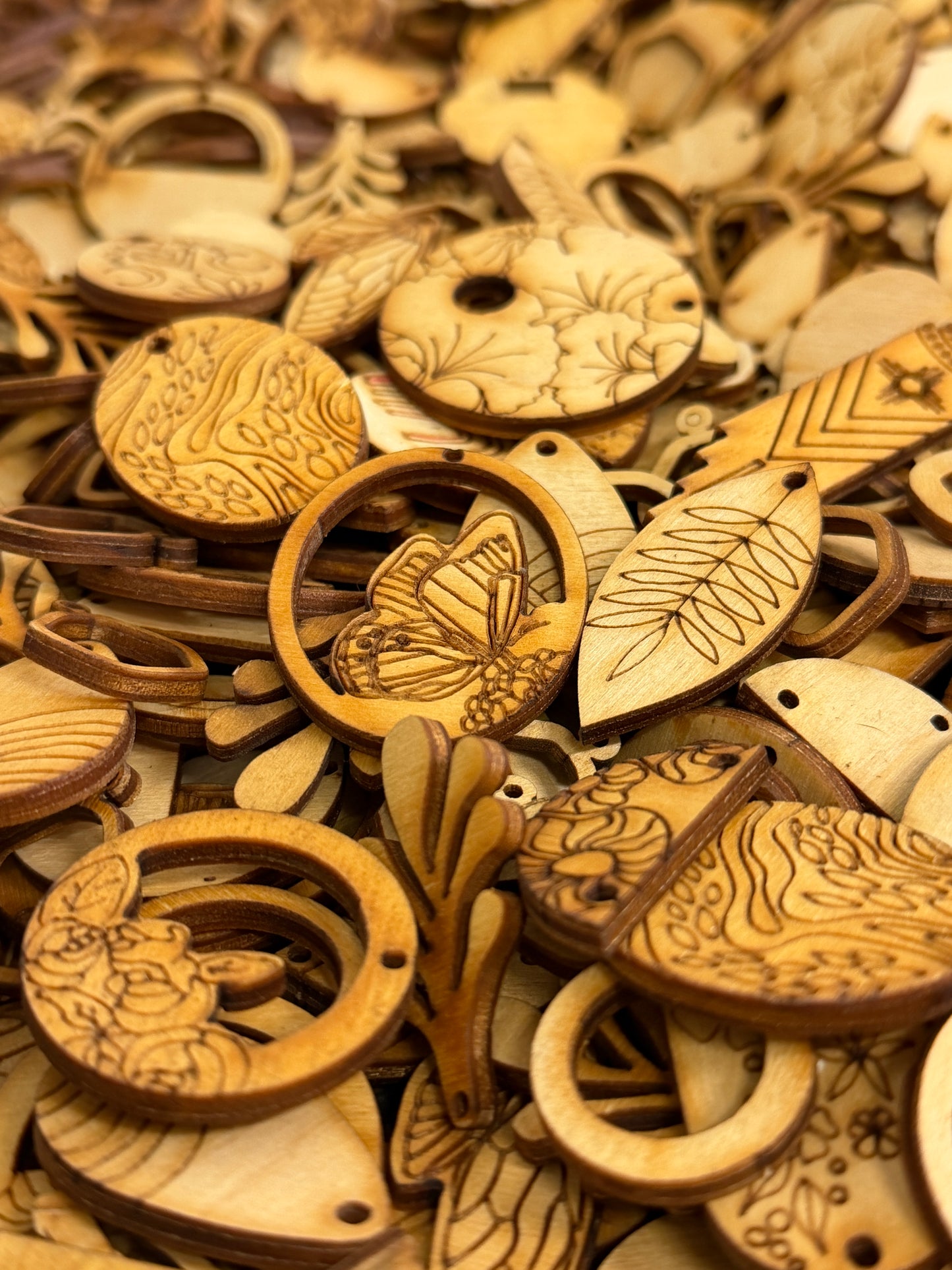 Miscellaneous Wood Charms Pack - 40pcs