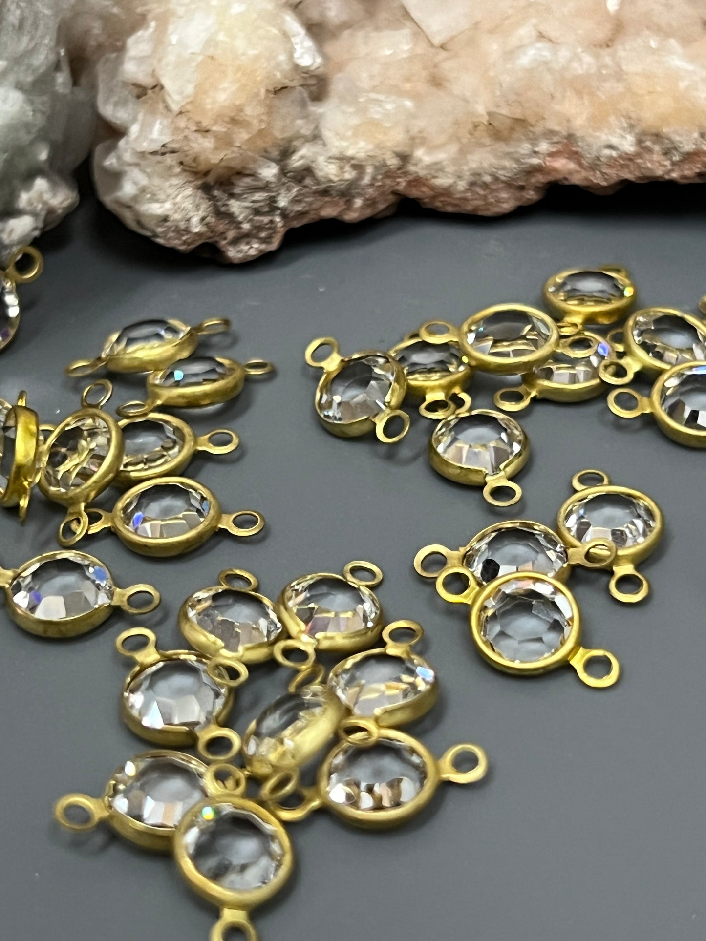 Channel Crystal Pack - 25pcs - WH