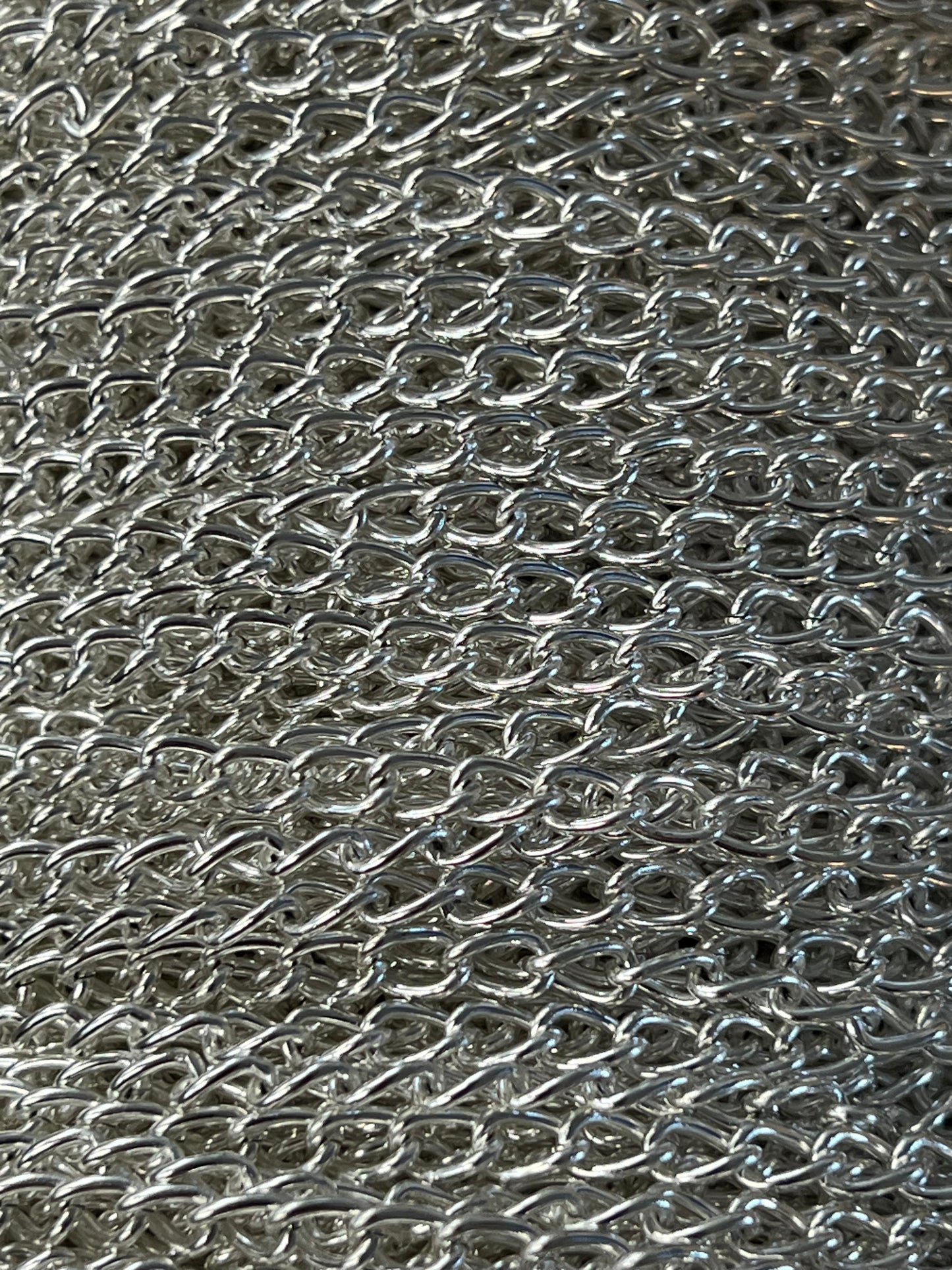 Chain - Medium Curb