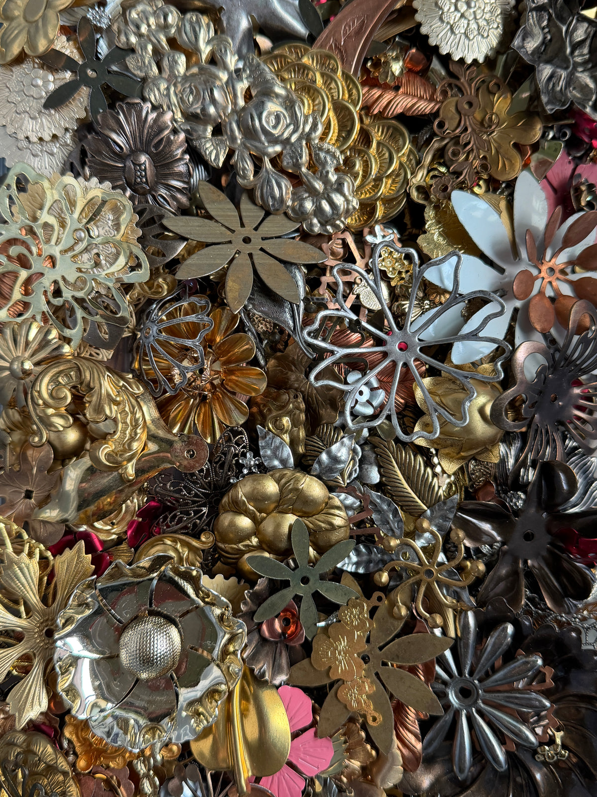 MYSTERY Metal Foliage Pack - 2oz