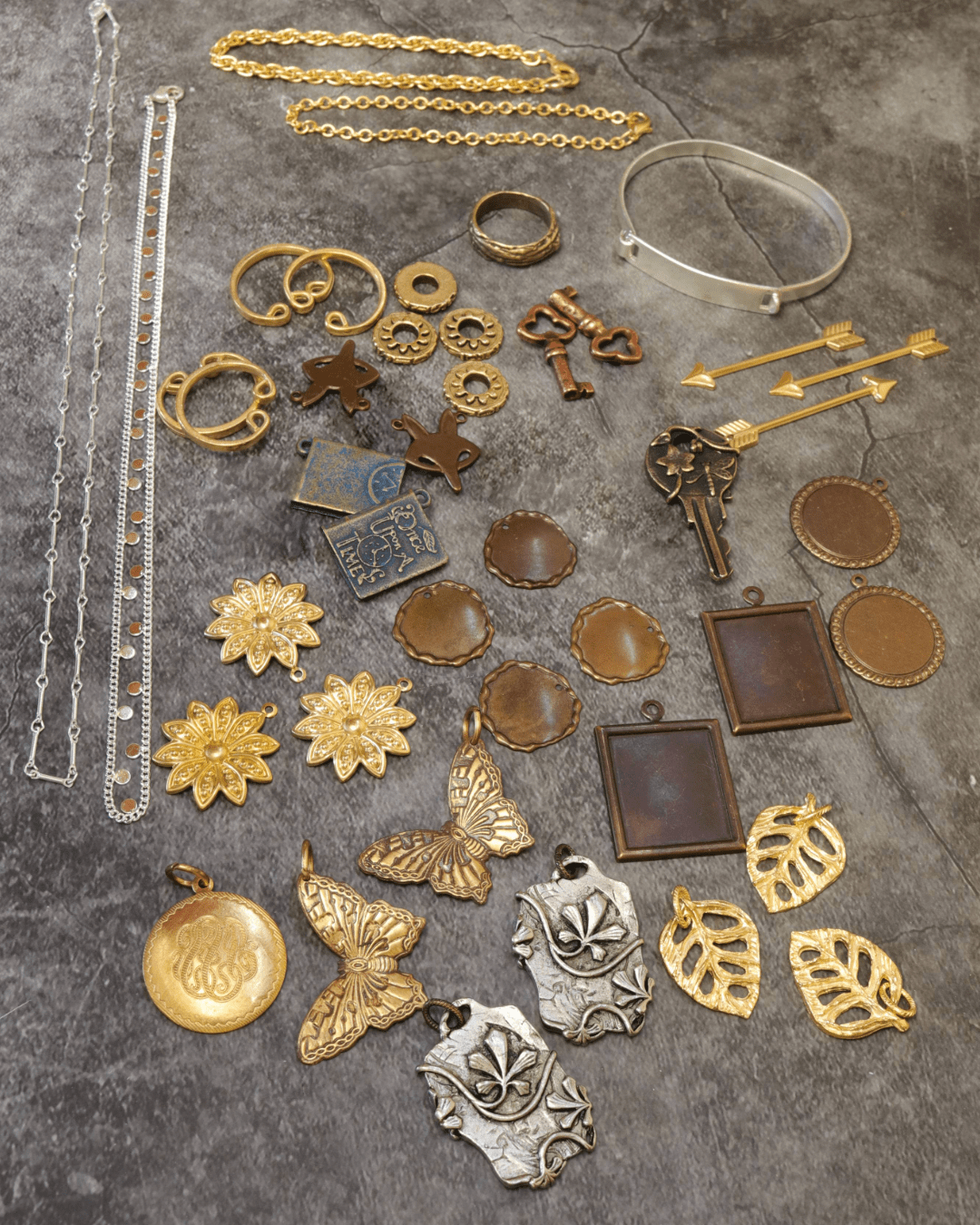 Corian’s Picks! Warehouse Monthly Loot Subscription - Vintaj Live Shop