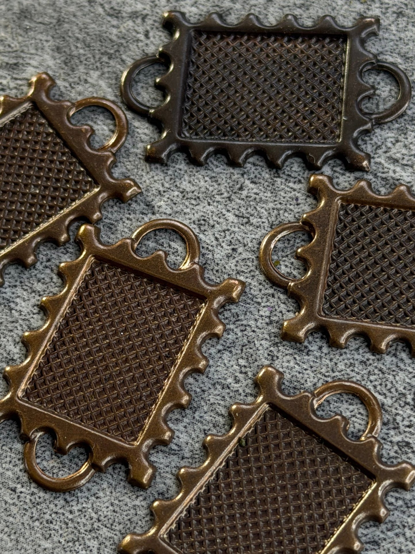 Scalloped Bezel Pack - 20pcs - Vintaj Live Shop