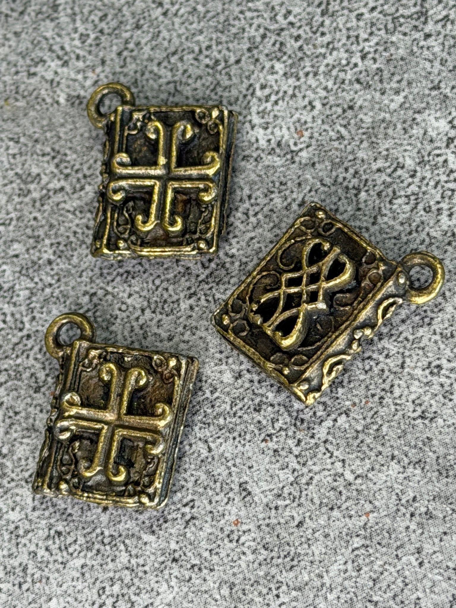 Book Pack - 8pcs - Vintaj Live Shop