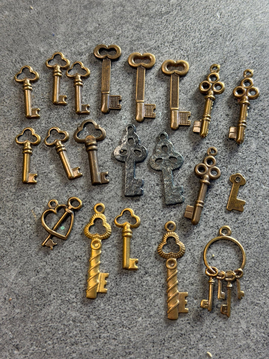 Lot 32 Dollar Day Special - 20pcs - Vintaj Live Shop