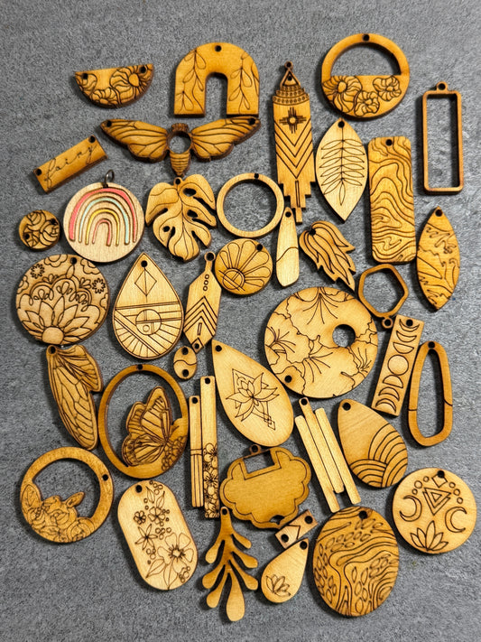 Miscellaneous Wood Charms Pack - 40pcs