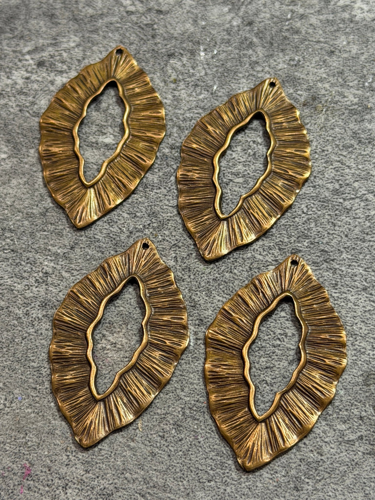 Open Leaf Pack - 8pcs - Vintaj Live Shop
