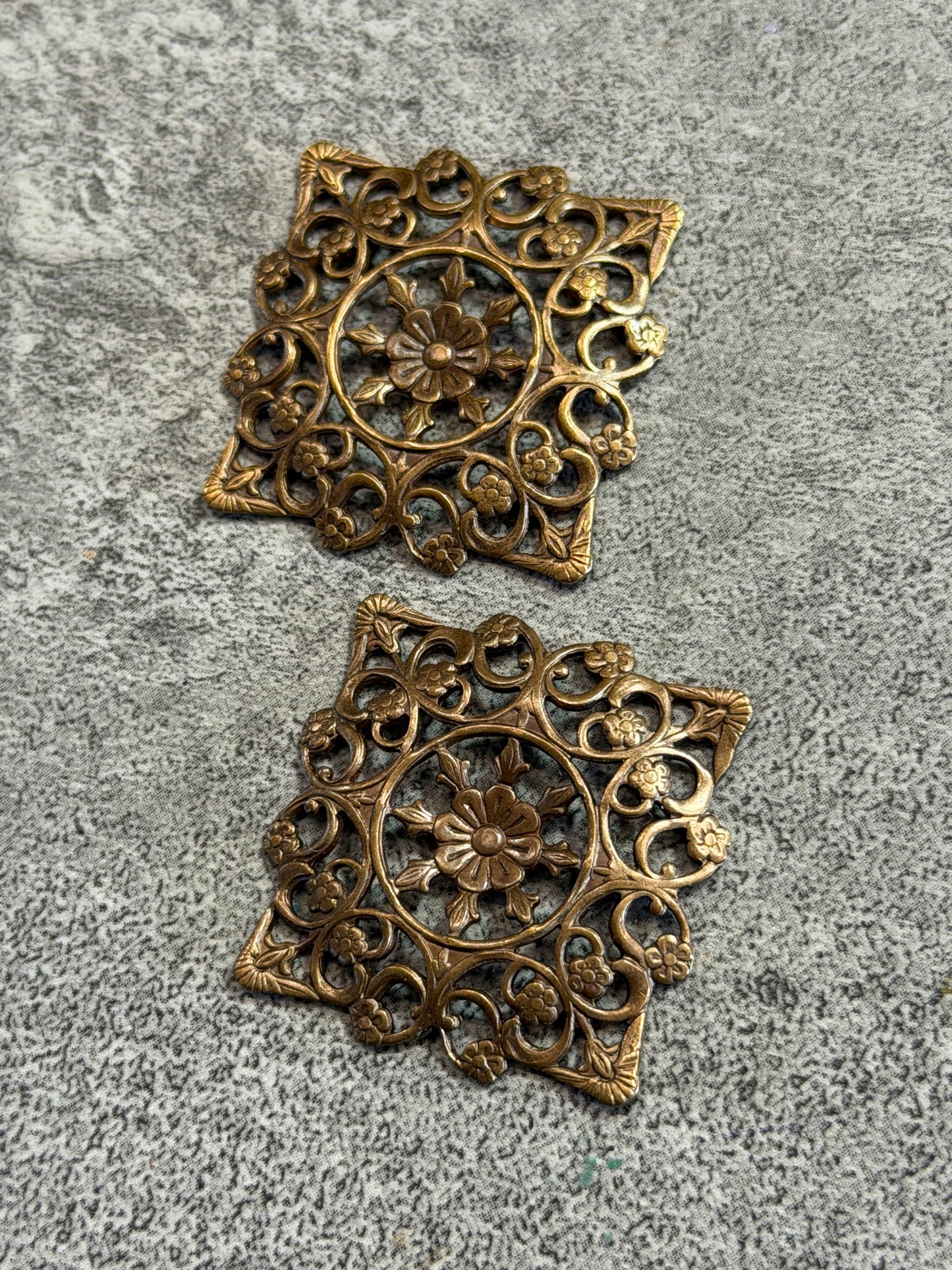 Filigree Rosette Pack - 5pcs