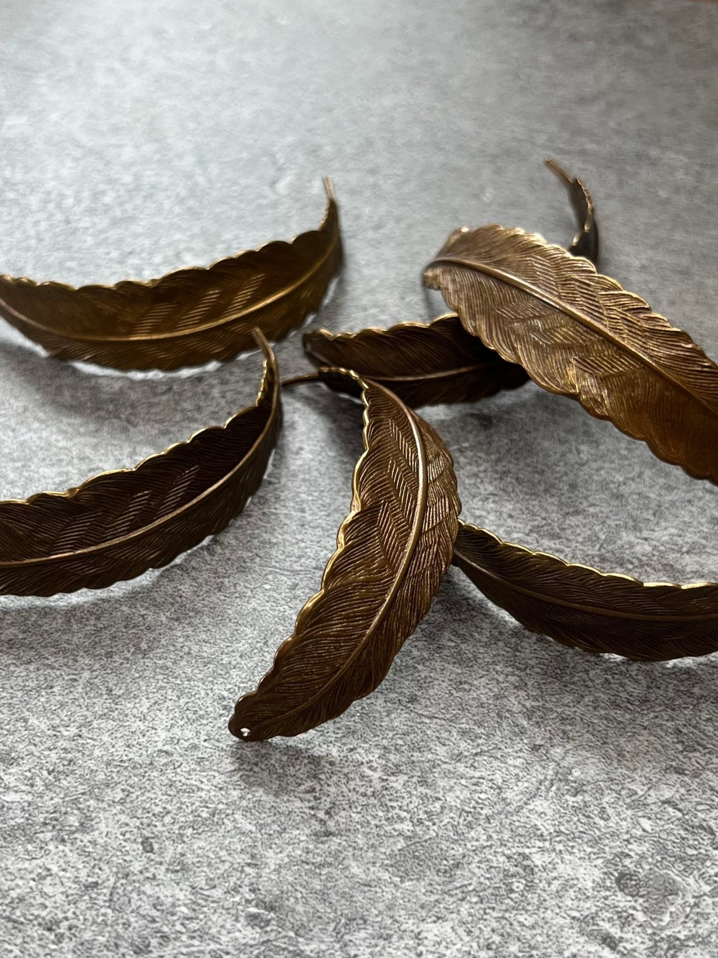 Curved Feather Pack - WH - Vintaj Live Shop