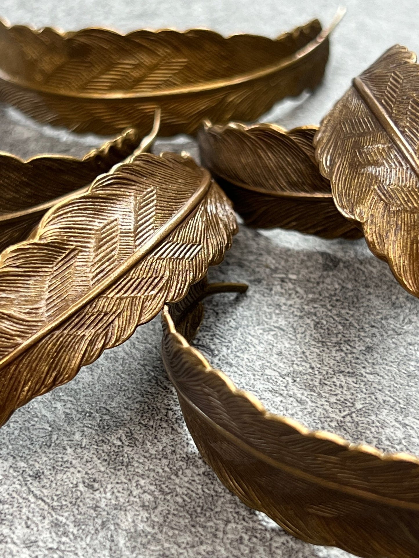 Curved Feather Pack - WH - Vintaj Live Shop
