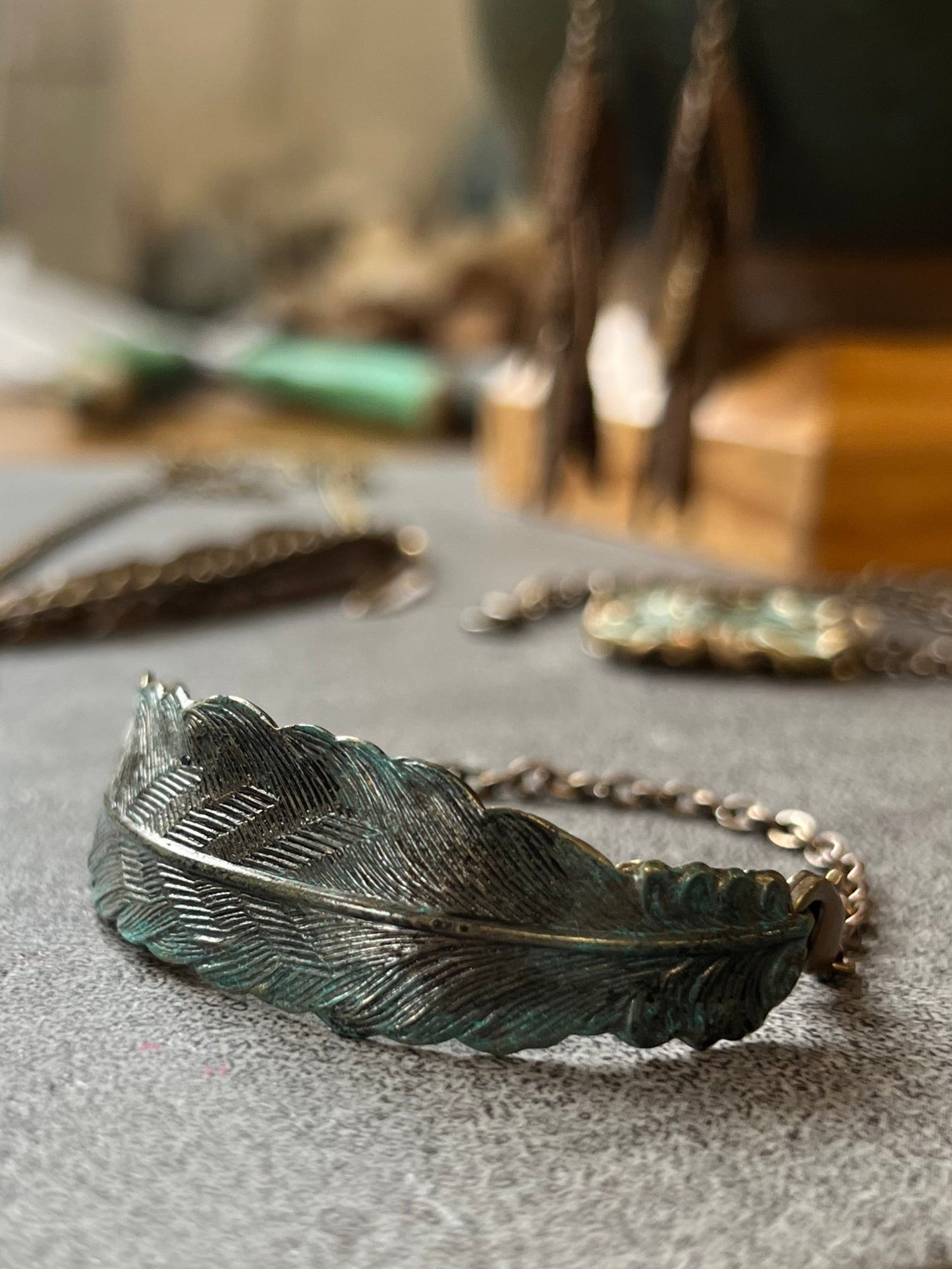 Curved Feather Pack - WH - Vintaj Live Shop