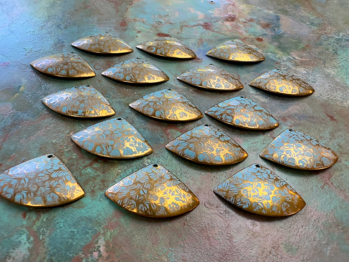 August "BULK UP" Days - Hammered Connector 16 Pcs Pendants - Vintaj - 8/21 - Vintaj Live Shop