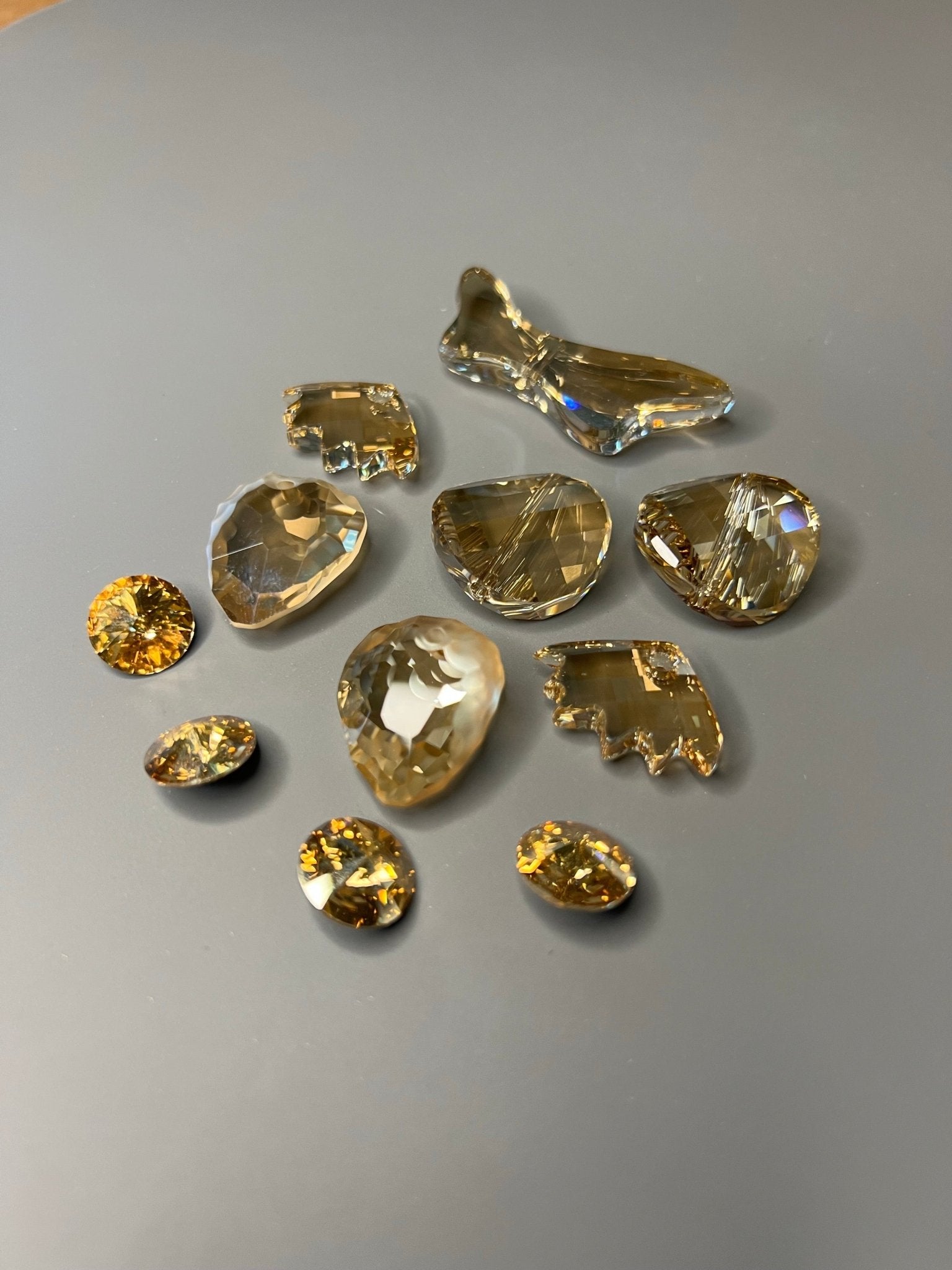 Swarovski Pack Golden Shadow - 11pcs - WH - Vintaj Live Shop